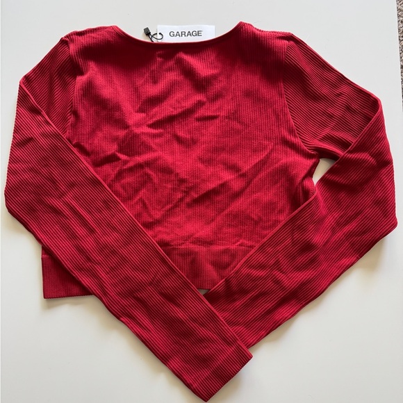 NWT GARAGE Seamless Plunge V Neck Long Sleeve Seamless Cropped Shirt Size Large - Picture 3 of 3